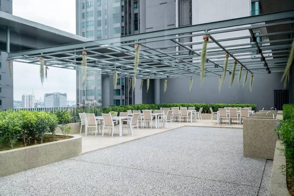 The Natural Nook Cubic Botanical Massage Chair Kuala Lumpur Malaisie